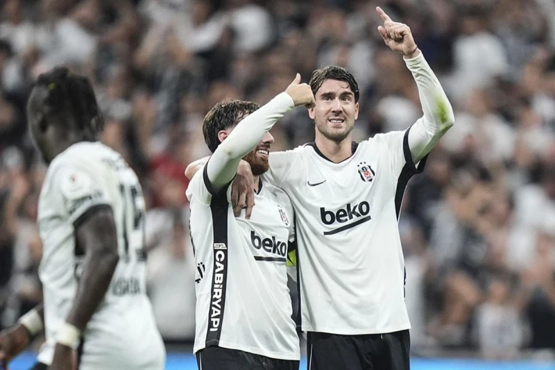 “Beşiktaş” Çorumu 6-2 məğlub etdi, “Trabzonspor” isə səfərdə uduzdu - VİDEO