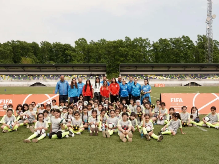 FIFA-nın dəstəyi ilə Lənkəranda qızlar üçün futbol festivalı keçirilib