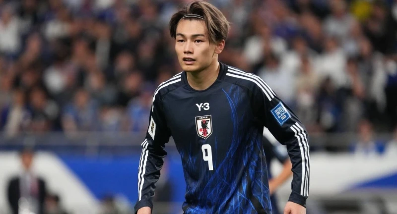 Fənərbağça Ayase Uedanı transfer etməyə 20 milyon avro təklif etdi
