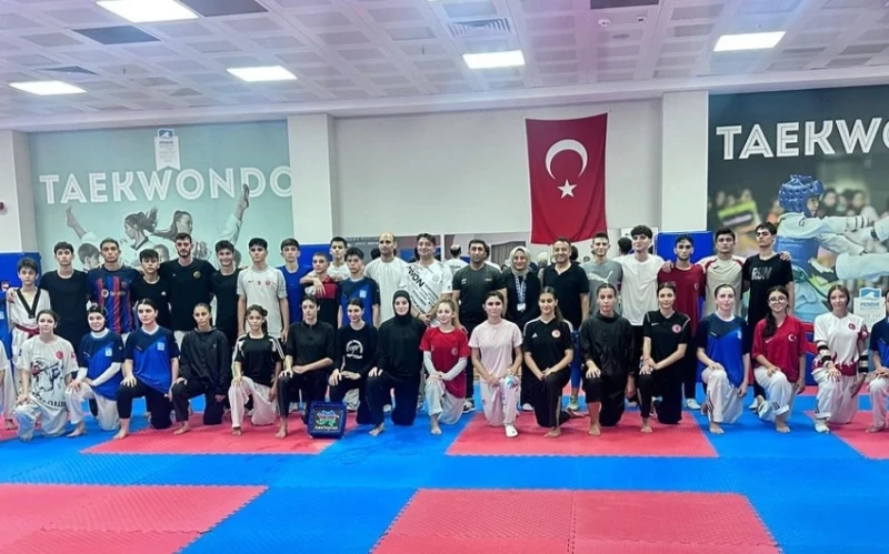 Azərbaycan taekvondoçuları İstanbulda beynəlxalq yarışlara hazırlaşır