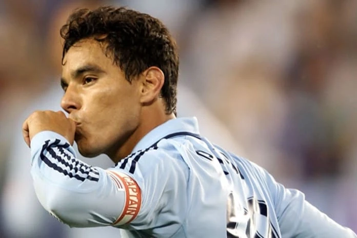 Omar Bravo azyaşlı qıza qarşı cinsi zorakılıqda ittiham olunaraq həbs edilib