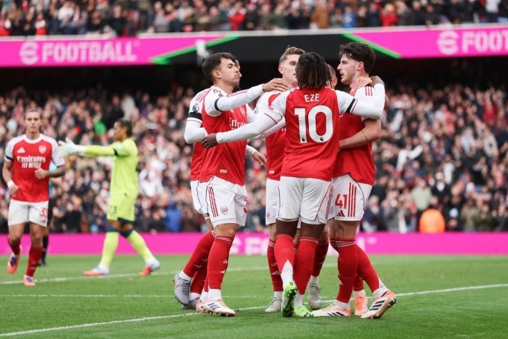 Arsenal Vest Hem üzərində qələbə qazanaraq Premyer Liqada lider oldu