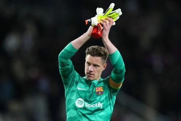 Ter Stegen Barcelona'dan Ayrılıyor mu, Yoksa Takımda Devam mı Ediyor?