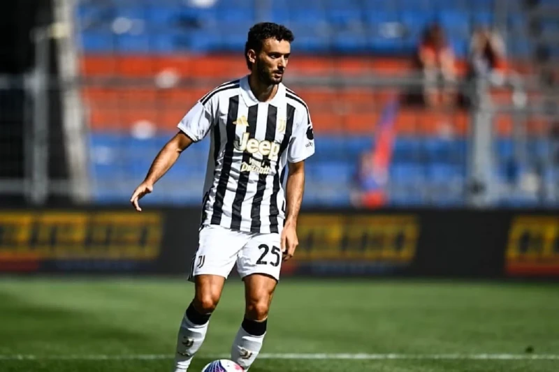 Fiorentina sign defender on loan from Juventus