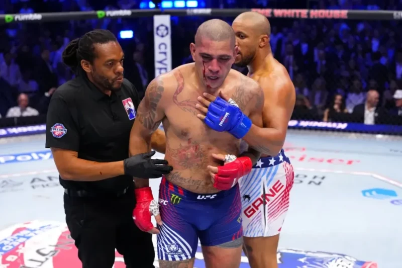 Aleks Pereyra UFC hakimi Herb Dini tənqid edib