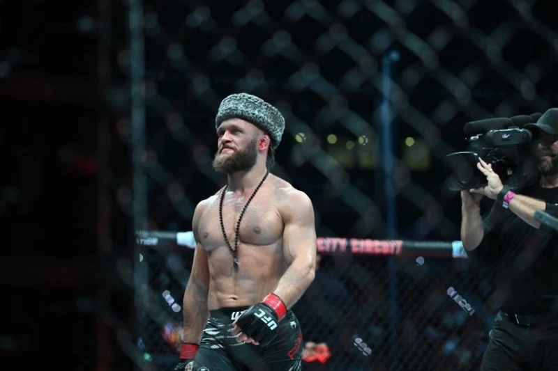 Rafael Fiziev, Mauricio Ruffy'ye Karşı UFC 325 Dövüşüne Hazırlanıyor - VİDEO