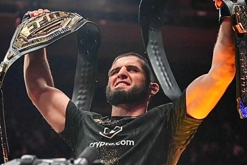 MMA ulduzları İslam Mahaçevin tarixi qələbəsini şərh ediblər