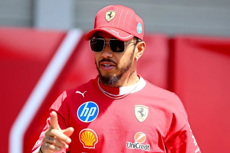 Lyuis Hemilton uşaqlıq arzuları və astronavt olmaq istəyi haqqında danışıb