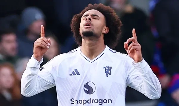 Coşua Zirkzee Yuventusa keçə bilər