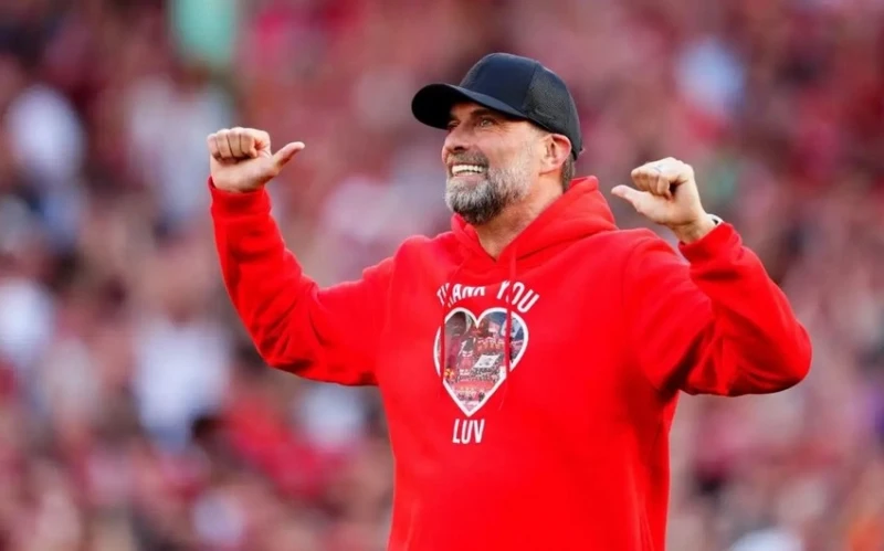 Klopp, adının geçtiği Roma ve Real kulüpleriyle ilgili çıkan söylentilere yanıt vererek, bunların tamamen asılsız olduğunu söyledi