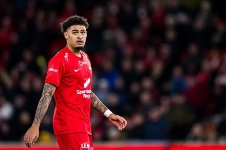 Beşiktaş norveçli forvard Noah Holmla maraqlanır