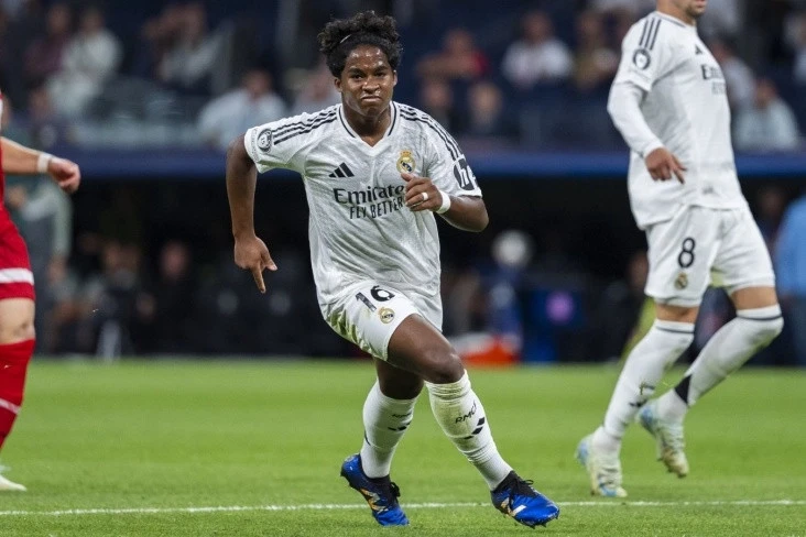 Realın hücumçusu Hendrik Liona keçəcək