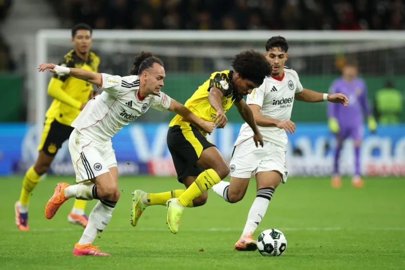 Borussiya Dortmund Ayntraxt Frankfurt üzərində qələbə ilə gümüş medalları təmin etdi