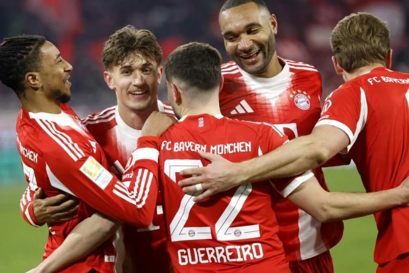 Almaniya Bundesliqası: Bavariya Volfsburqu 8:1 hesabı ilə darmadağın etdi, Borussiya (M) Auqsburqu 4:0 məğlub etdi