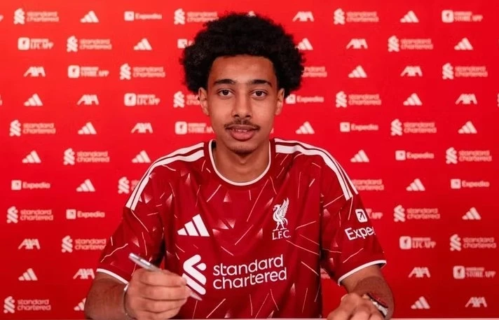 Liverpul Gillian Nquessanın keçidini rəsmiləşdirdi