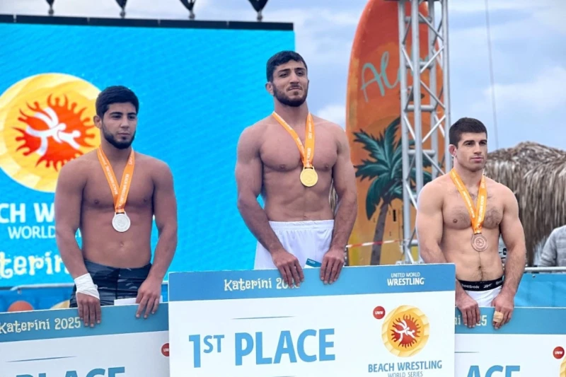 Çimərlik güləşçilərimiz Yunanıstanda Dünya Seriyasından 2 medalla qayıdıb