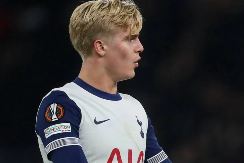 Liverpul Lukas Berqvalla g&ouml;z dikib