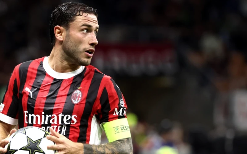 Panatinaikos Milanın sabiq kapitanı Davide Kalabriyanı transfer edib