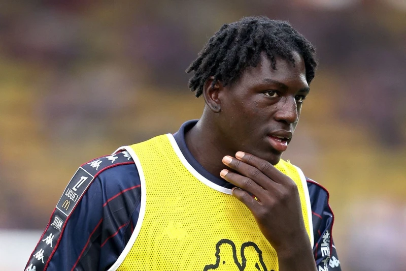 Aston Villa Brayan Maccionu transferini rəsmiləşdirdi