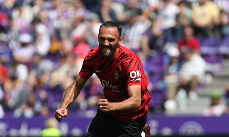 Fənərbağçanın yeni transferi - Vedat Muriqi
