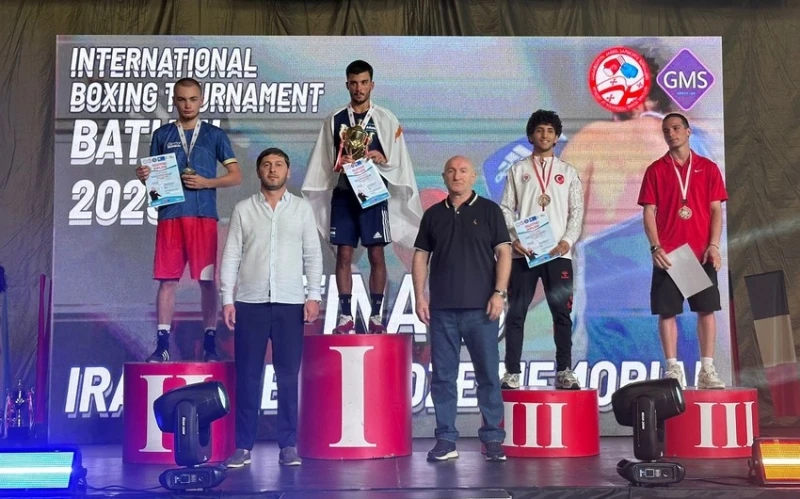 Elbrus Adıgözəlov Gürcüstanda gümüş medal qazanıb