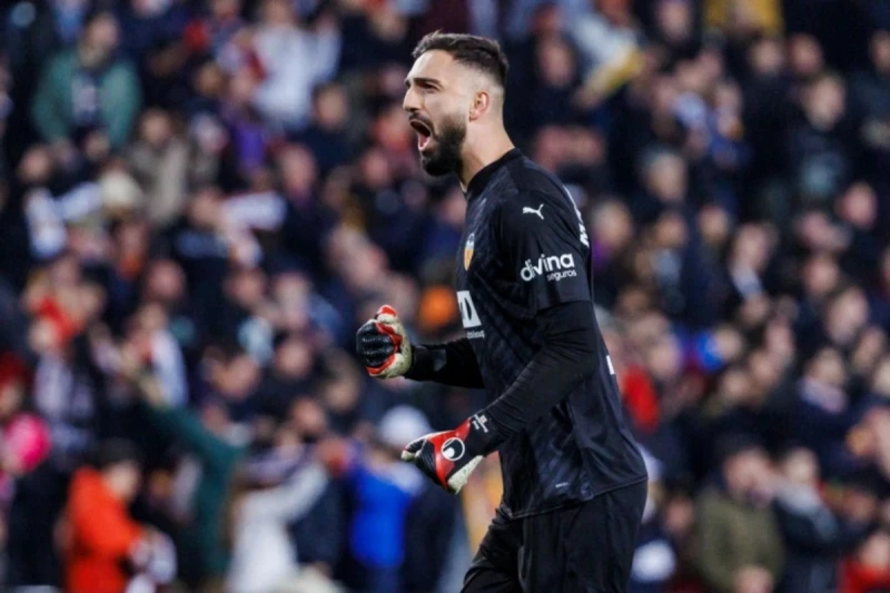 Gürcü qolkiper: "Vinisius ilə penaltini tutacağıma dair 50 avroya mərc gəldik."