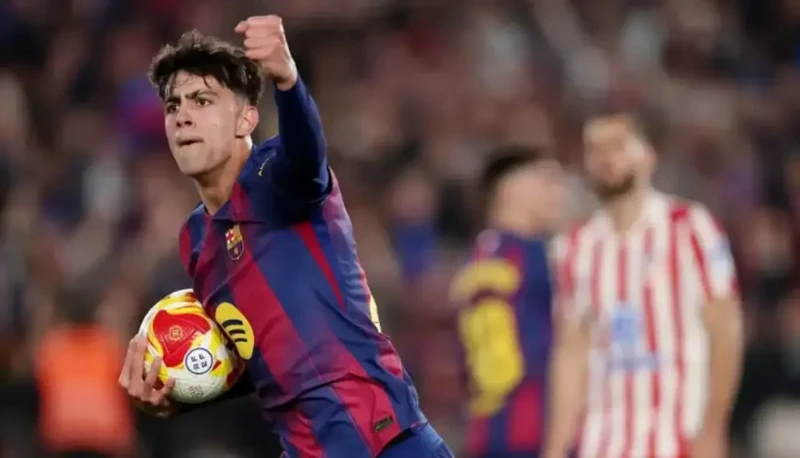 Barcelona, 19 yaşlı orta saha oyuncusu Mark Bernal ile 2031'e kadar yeni sözleşme imzaladı