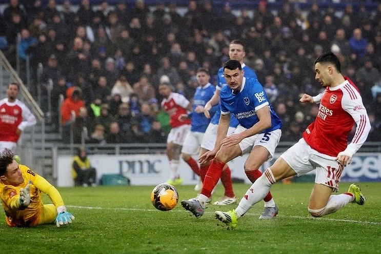 Arsenal Portsmutu darmadağın edərək İngiltərə Kubokunun 1/16 finalına adladı - VİDEO