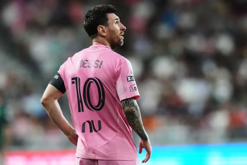 Messi atasının vəfatından sonra böyük sürprizlə meydana qayıdıb