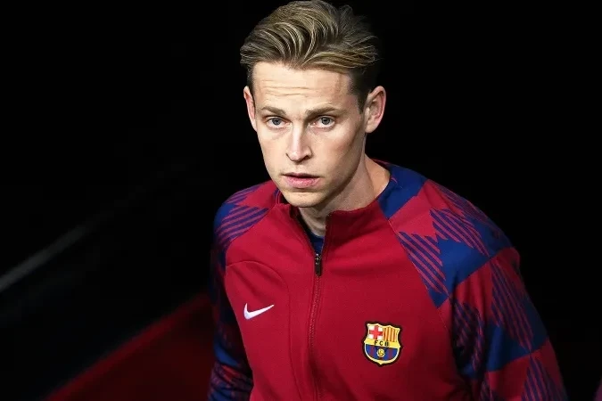 Frenkie de Jong's new agent has discussed contract matters with Deco;