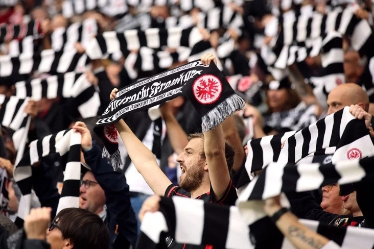 Eintracht taraftarları, Napoli deplasman maçına alınmayacak