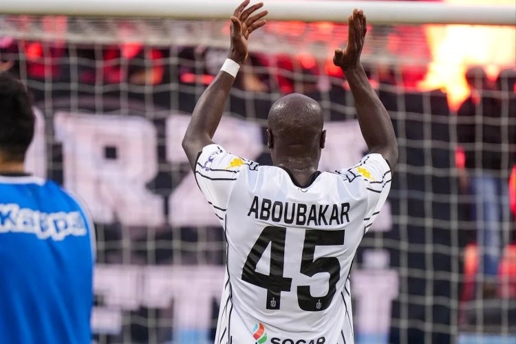 Vincent Aboubakar'ın fiziksel durumu ve sakatlıkları, onun Neftçi'nin ilk onbirinden uzak kalmasına neden oldu