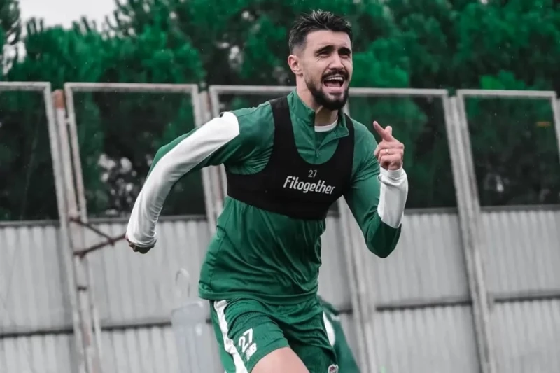 Toral Bayramov Bursaspor start heyəti üçün son şansını axtarır
