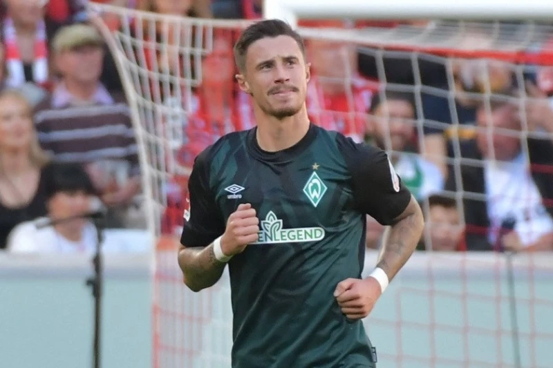 Werder captain mistaken by journalist