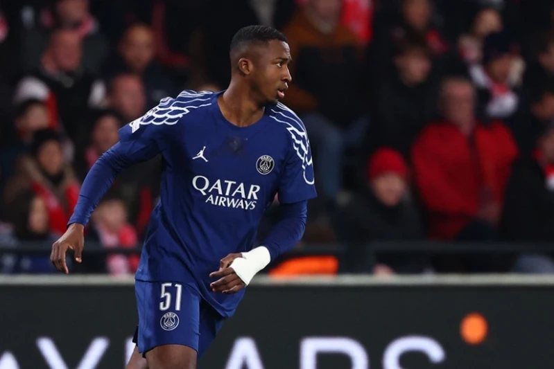 PSG, Willian Pacho ile Sözleşmesini Uzatıyor