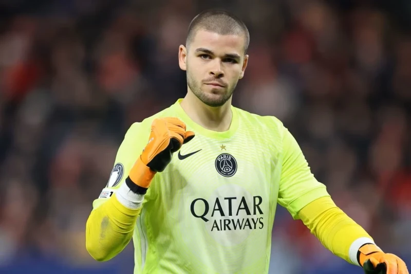 Lukas Chevalier to stay at PSG for 2026/2027 season