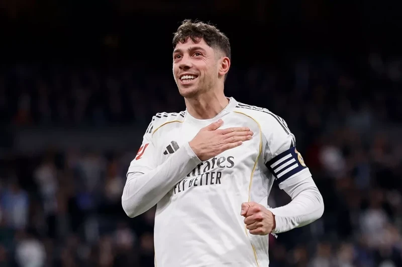 Вальверде объяснил, почему пнул холодильник со льдом