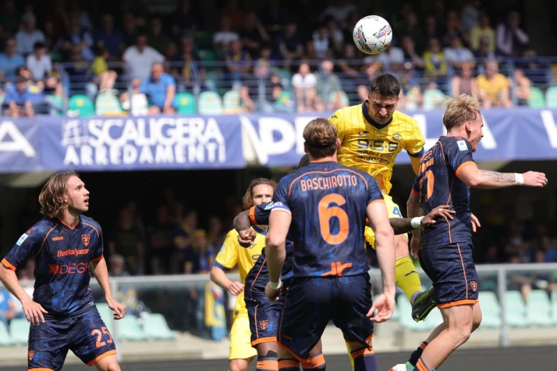 Verona Leççe ilə heç-heçə edərək məğlubiyyət seriyasına son qoydu, Roma səfərdə Bolonyanı məğlub etdi