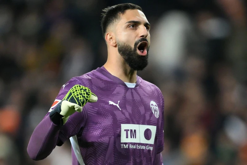 Мамардашвили недоволен своей ролью запасного вратаря в Ливерпуле и хочет уйти в аренду