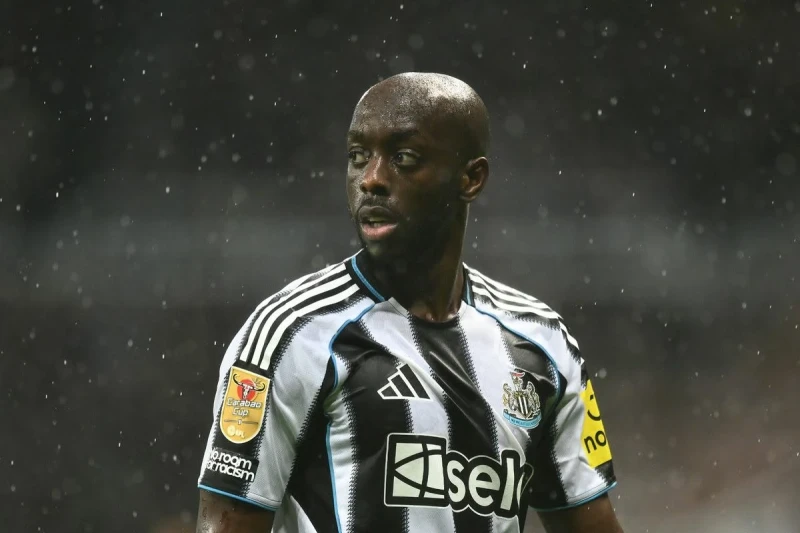 Eddi Hau Vissanın start heyətində oynamağa hələ hazır olmadığını bildirib