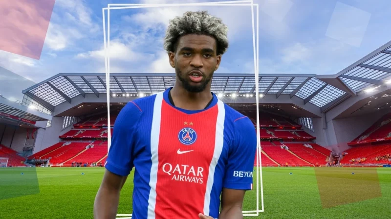 Mançester Yunayted İbrahim Mbayenin transferi üçün PSJ ilə danışıqlara başlayıb