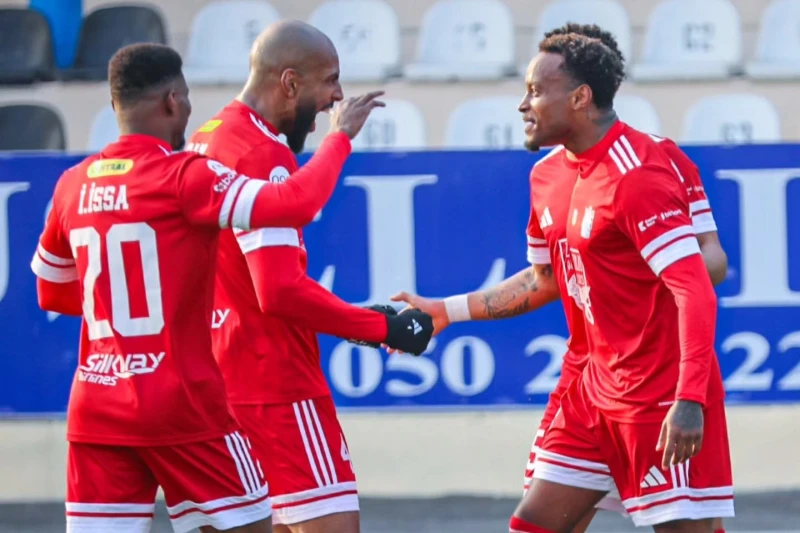 Ruan Renato, Ziradaki 100. Maçını Kutladı