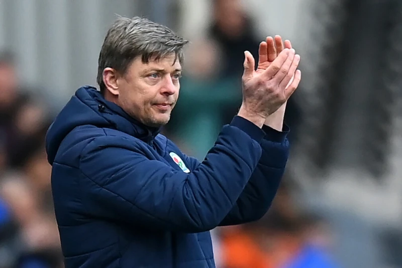Kosovo defeat could lead to Jon Dahl Tomasson's resignation