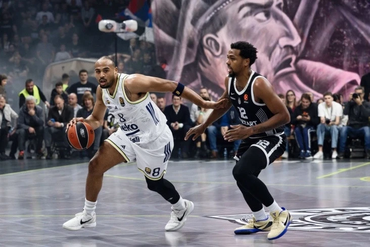 Fenerbahce Celebrates Fourth Consecutive EuroLeague Victory Over Partizan