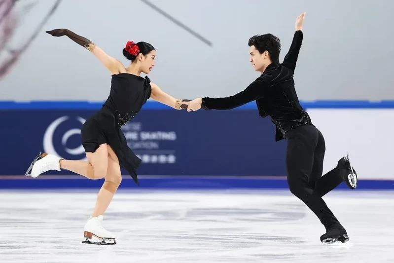 ISU Investigates Chinese Skaters' Actions with Ballistic Missile Toy ISU Investigates Chinese Skaters' Actions with Ballistic Missile Toy