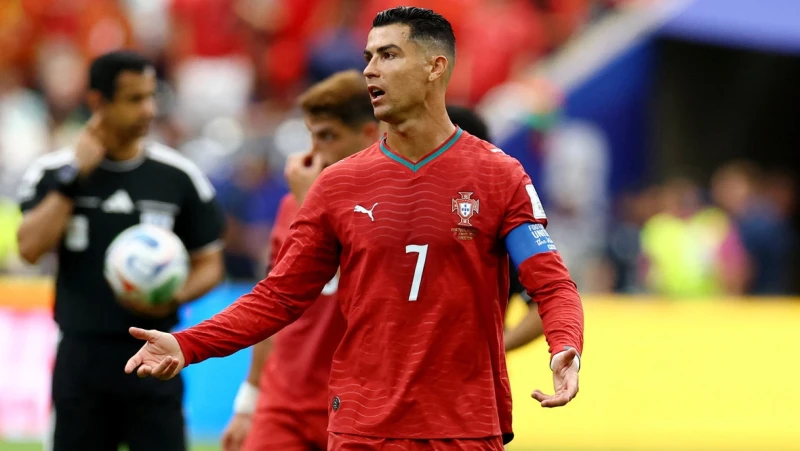Zlatan İbrahimoviç Kriştiano Ronaldonun səhvinə toxunub