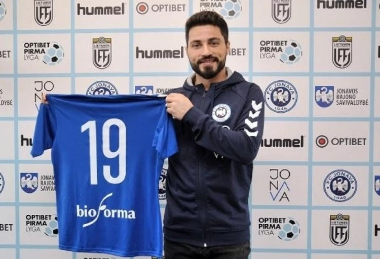 Premyer Liqasının keçmiş bombardiri yeni komandaya keçid etdi
