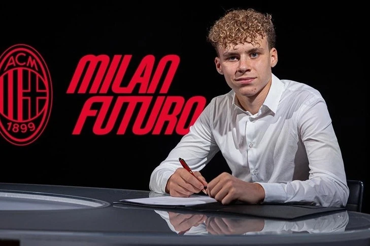 Vinsent İbrahimoviç Milan ilə ilk peşəkar müqaviləsini imzaladı