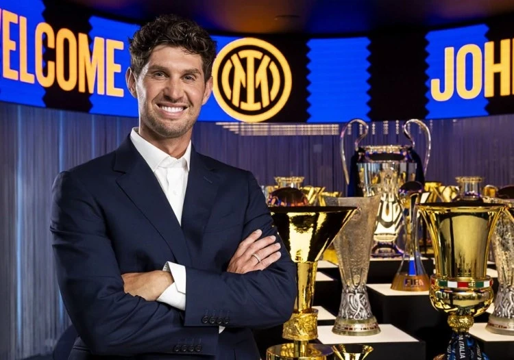 Con Stounz İnterə transfer olub