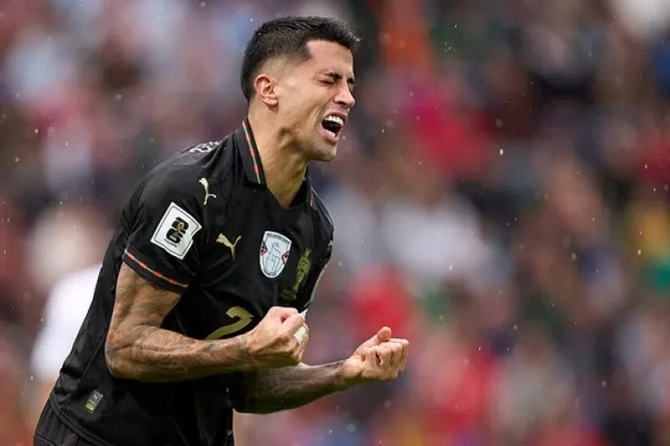 Barselona Joao Kanselo ilə m&uuml;qavilə imzaladı